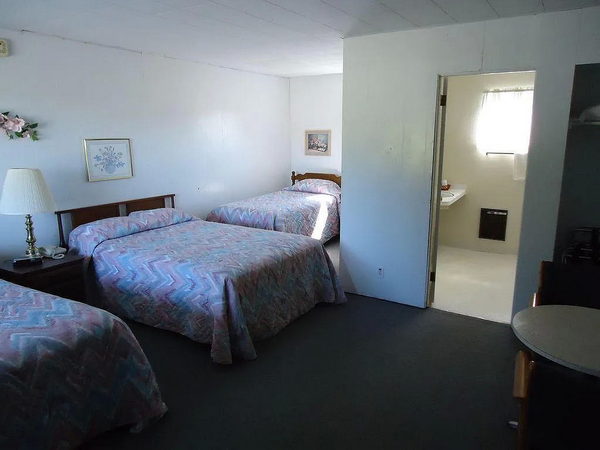Sunset Motel - Real Estate Photo (newer photo)